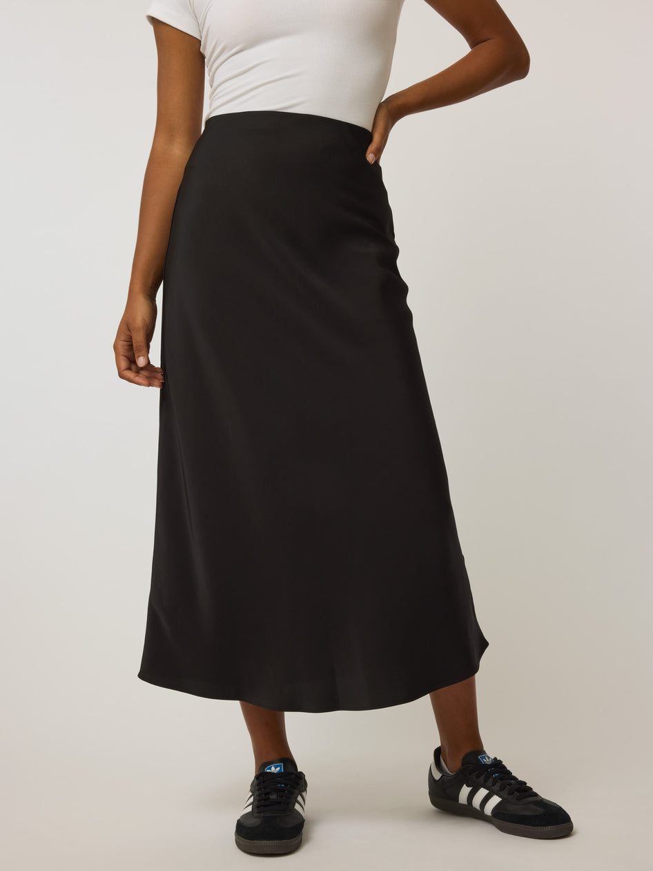 Greyson Clothiers Women's Lifestyle Look 6
