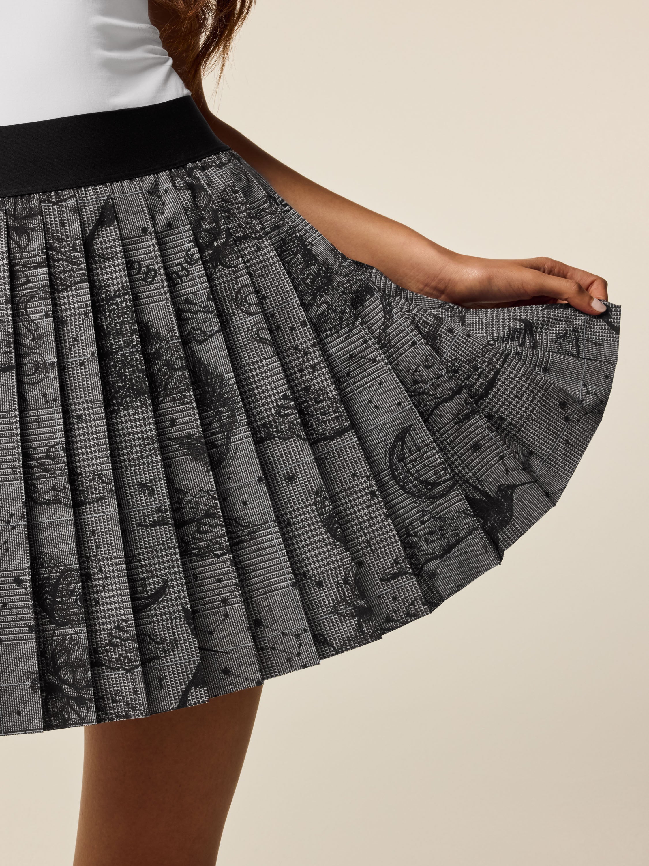 Womens Moon Diamond Plaid Leo Skirt - Pleated Printed Skirt