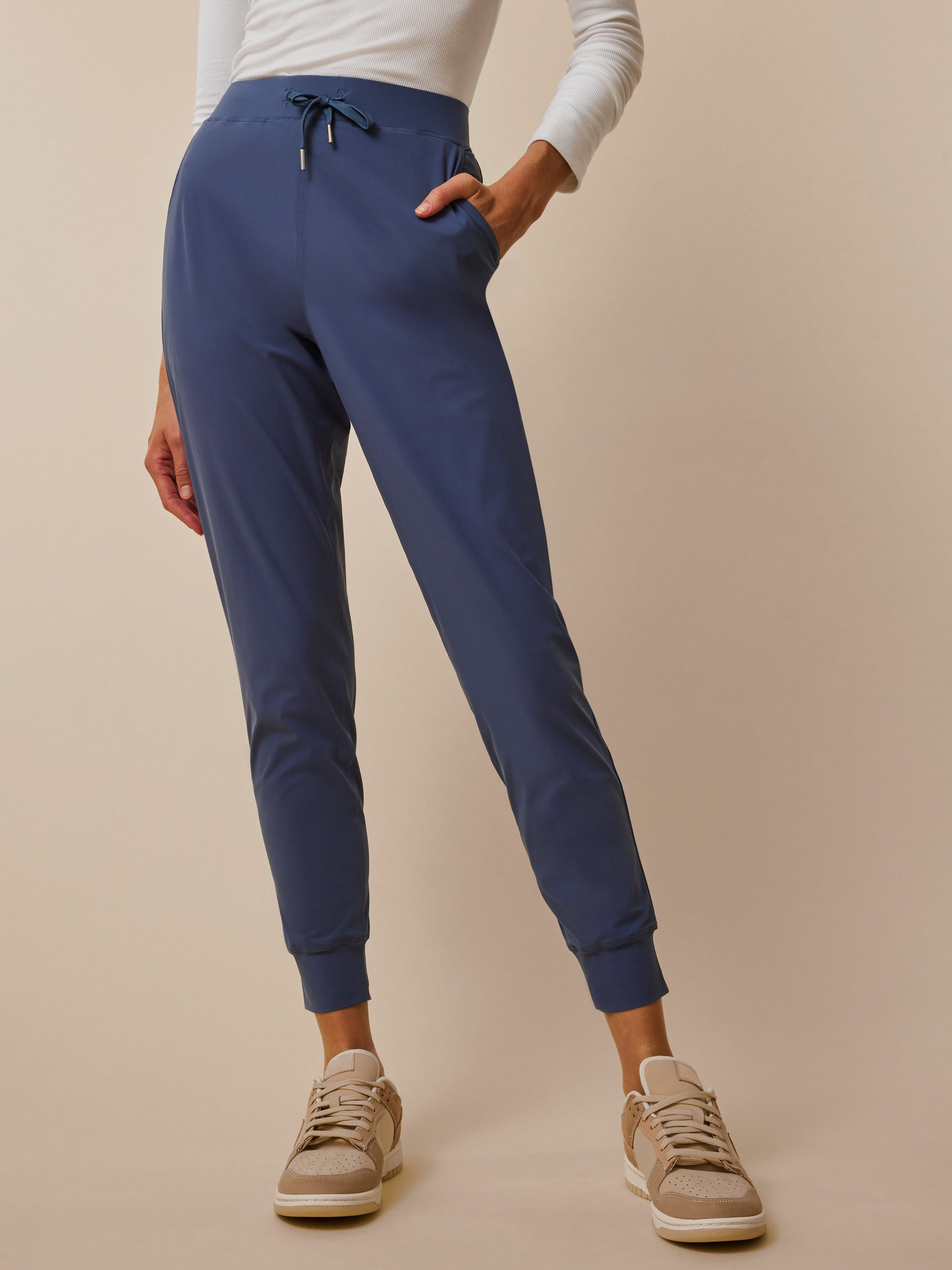 Buy Women Grey Regular Fit Solid Casual Jogger Pants Online - 610124 |  Allen Solly