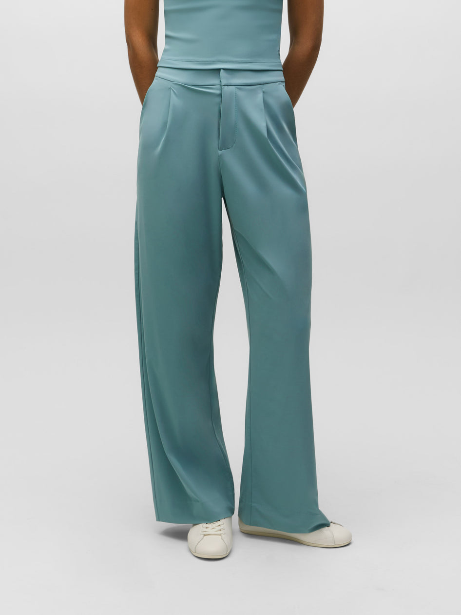 29.5" Phoenix Wide Leg Pleated Trouser